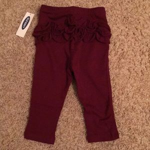 Maroon ruffled leggings size 6-12 months.